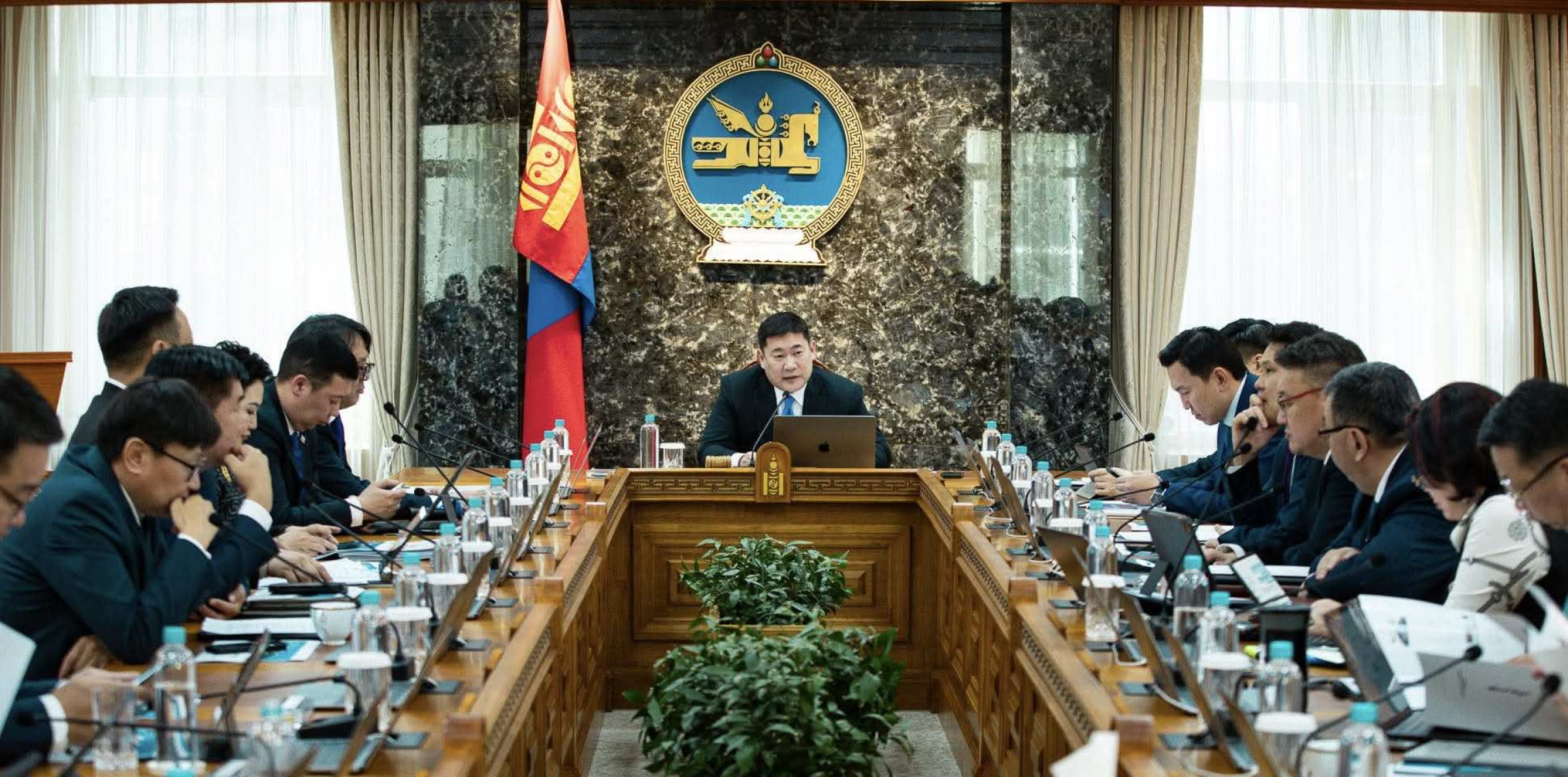 Аж ахуйн нэгжийн худалдан авсан нүүрсийг тусгай гарцаар нэвтрүүлэх ажлыг шуурхай зохион байгуулахыг үүрэг болголоо