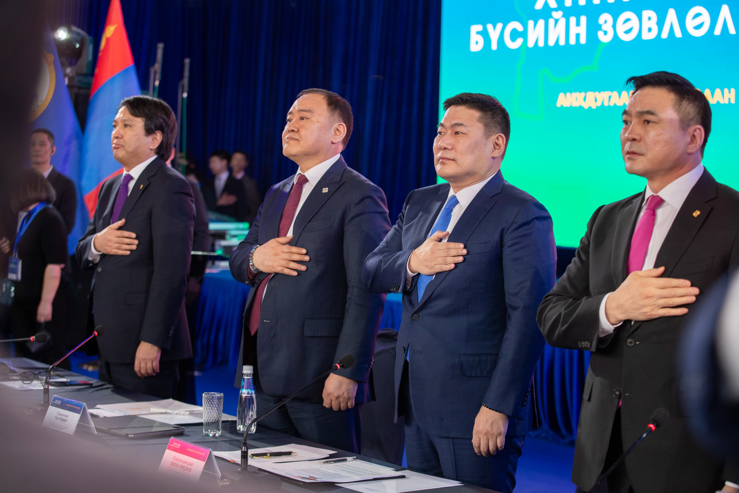 Л.Оюун-Эрдэнэ: Хангайн бүсийг уламжлалт мал аж ахуйн төрөлжсөн, хот байгуулалтын дэд бүсээс гадна аялал жуулчлалын чиглэлээр хөгжүүлнэ
