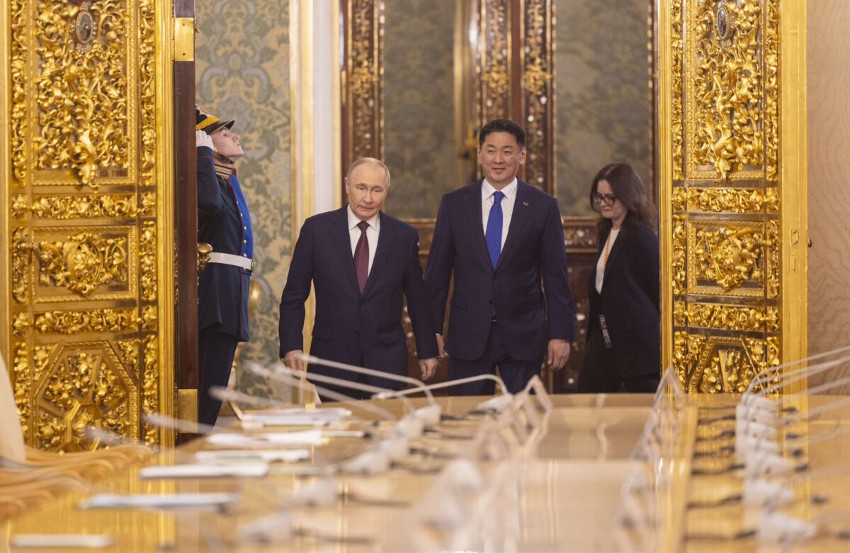 Монгол Улсын Ерөнхийлөгч У.Хүрэлсүх, ОХУ-ын Ерөнхийлөгч В.В.Путин нар албан ёсны уулзалт хийлээ