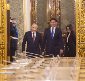 Монгол Улсын Ерөнхийлөгч У.Хүрэлсүх, ОХУ-ын Ерөнхийлөгч В.В.Путин нар албан ёсны уулзалт хийлээ